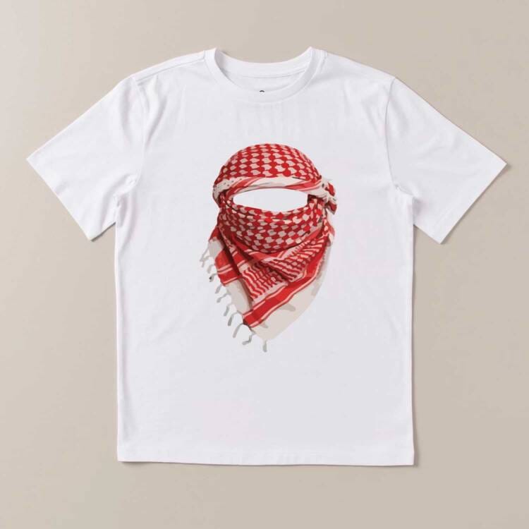 Graphic White T-Shirt – Arabic Typography & Streetwear Style